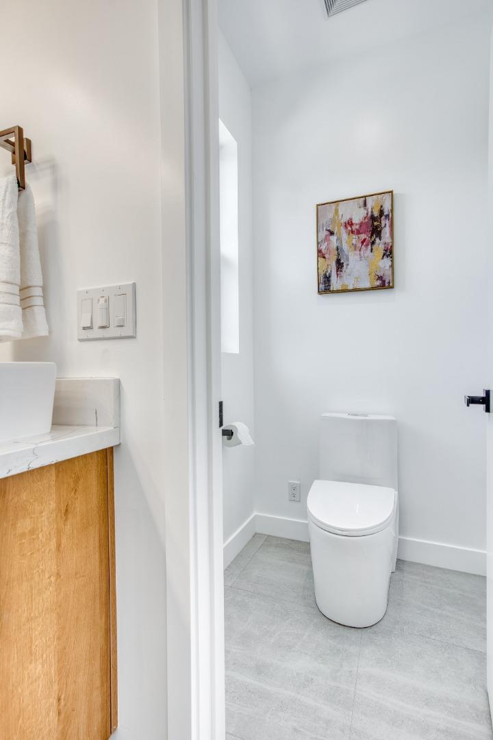 Detail Gallery Image 34 of 48 For 1945 Park Ave #1,  San Jose,  CA 95126 - 4 Beds | 3 Baths