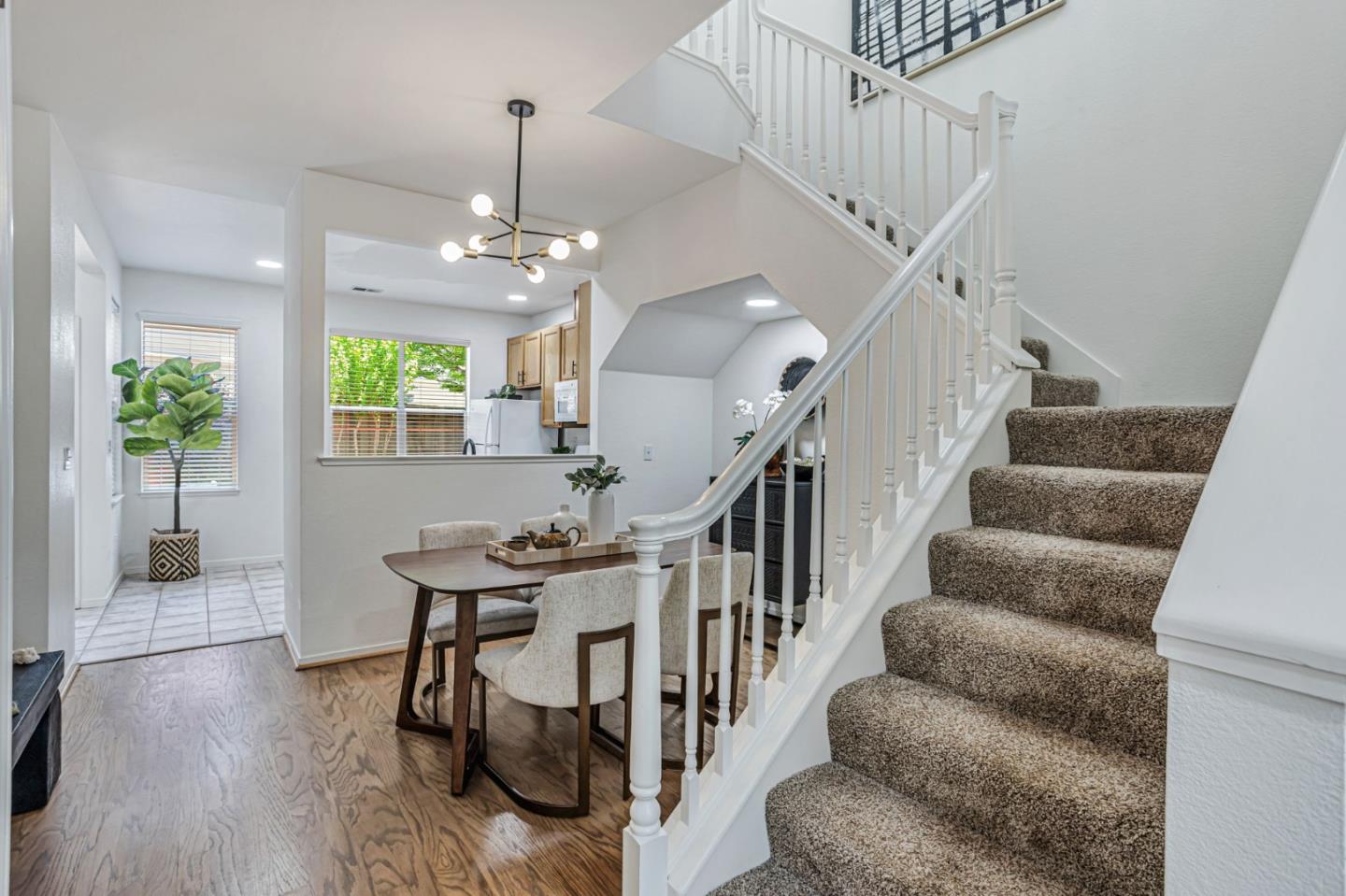 Detail Gallery Image 16 of 65 For 103 Whits Rd, Mountain View,  CA 94040 - 3 Beds | 2/1 Baths