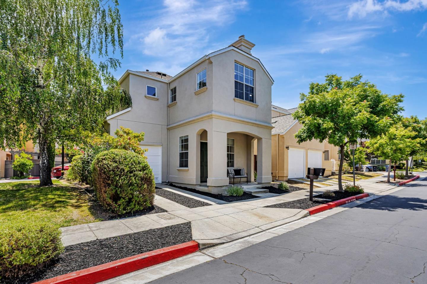 Detail Gallery Image 2 of 65 For 103 Whits Rd, Mountain View,  CA 94040 - 3 Beds | 2/1 Baths