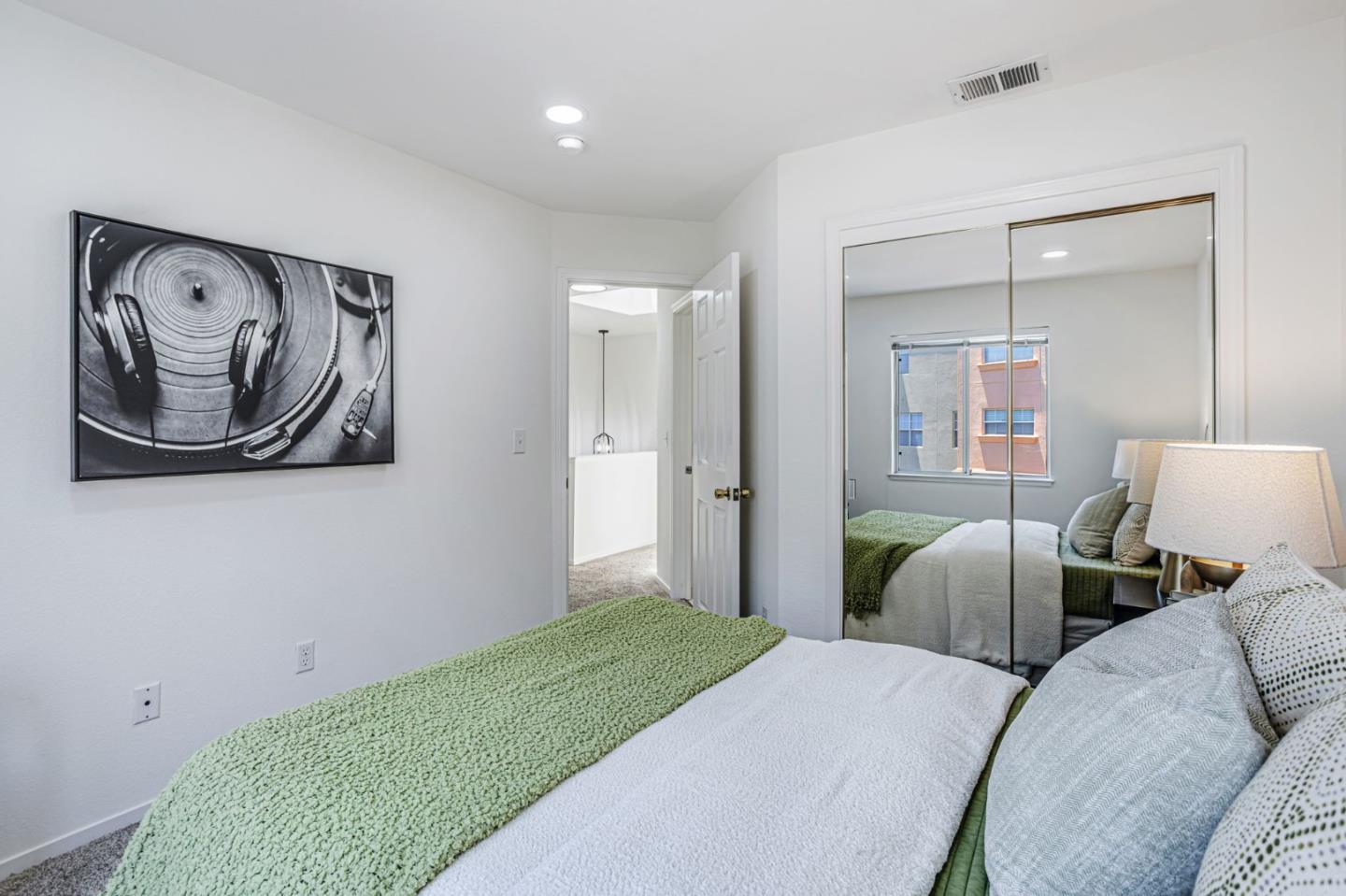 Detail Gallery Image 22 of 65 For 103 Whits Rd, Mountain View,  CA 94040 - 3 Beds | 2/1 Baths