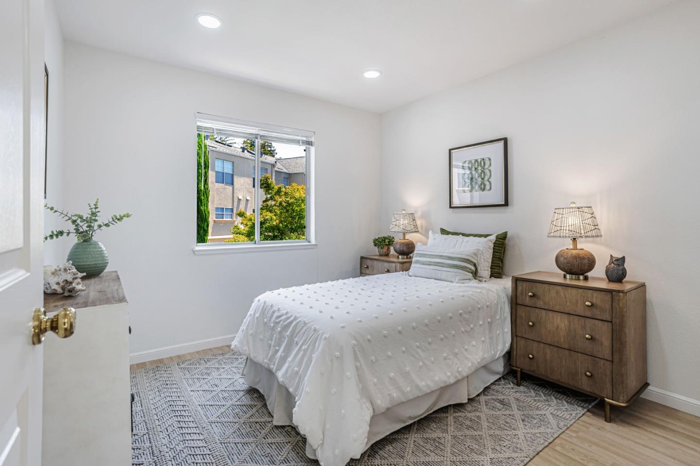 Detail Gallery Image 23 of 65 For 103 Whits Rd, Mountain View,  CA 94040 - 3 Beds | 2/1 Baths
