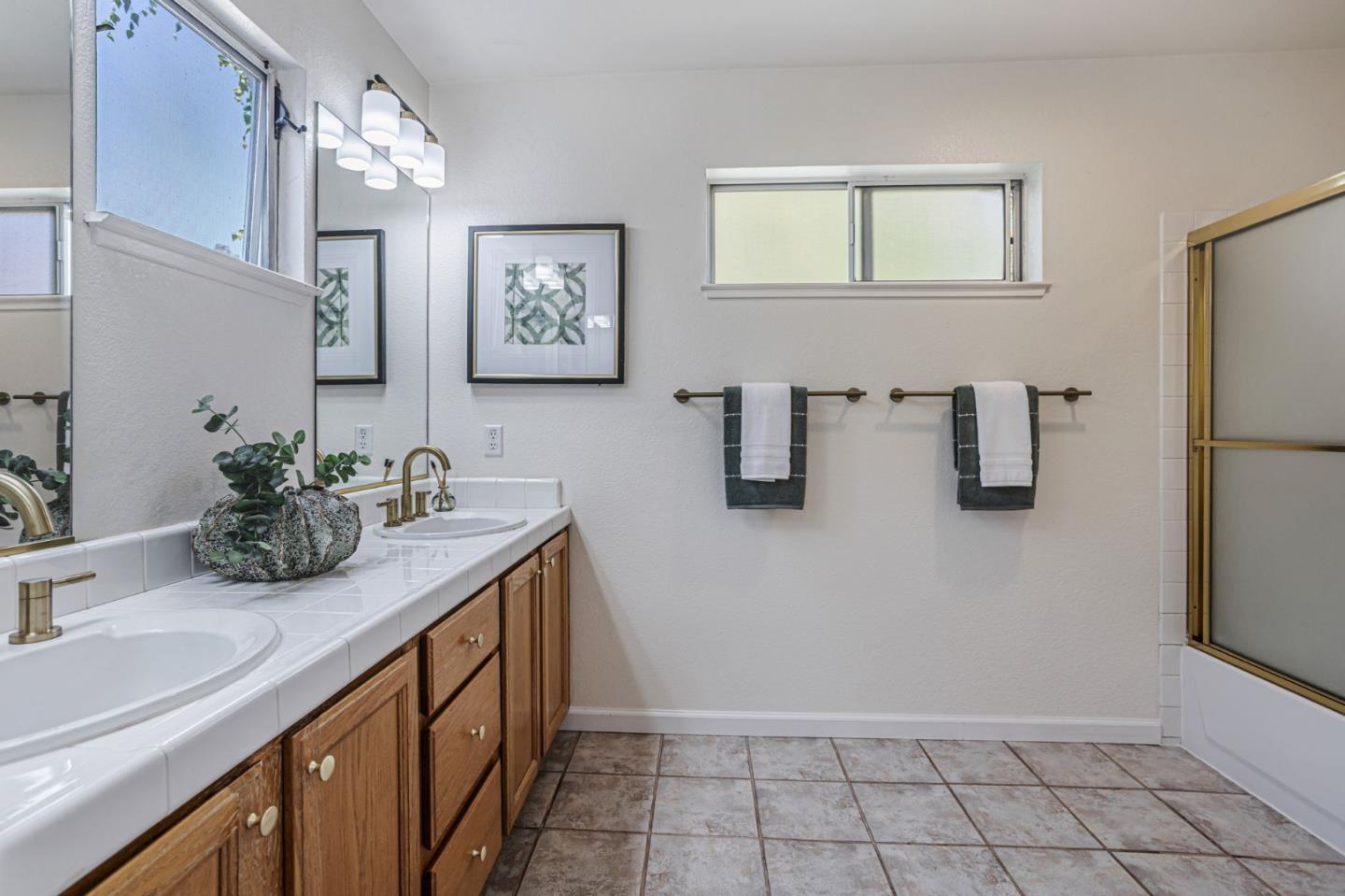 Detail Gallery Image 25 of 65 For 103 Whits Rd, Mountain View,  CA 94040 - 3 Beds | 2/1 Baths