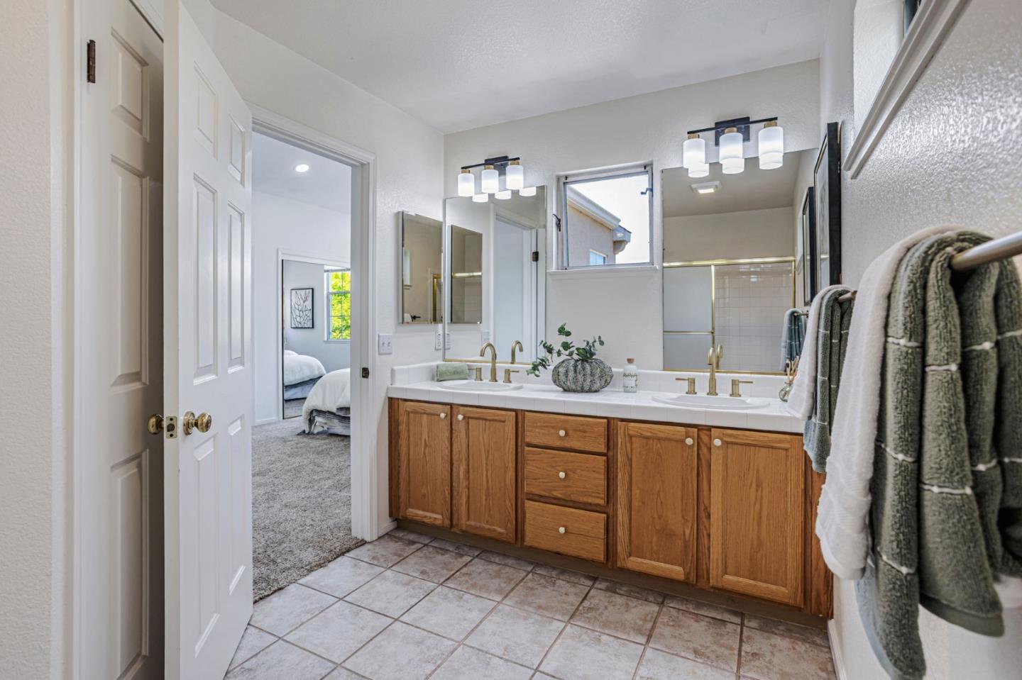 Detail Gallery Image 27 of 65 For 103 Whits Rd, Mountain View,  CA 94040 - 3 Beds | 2/1 Baths