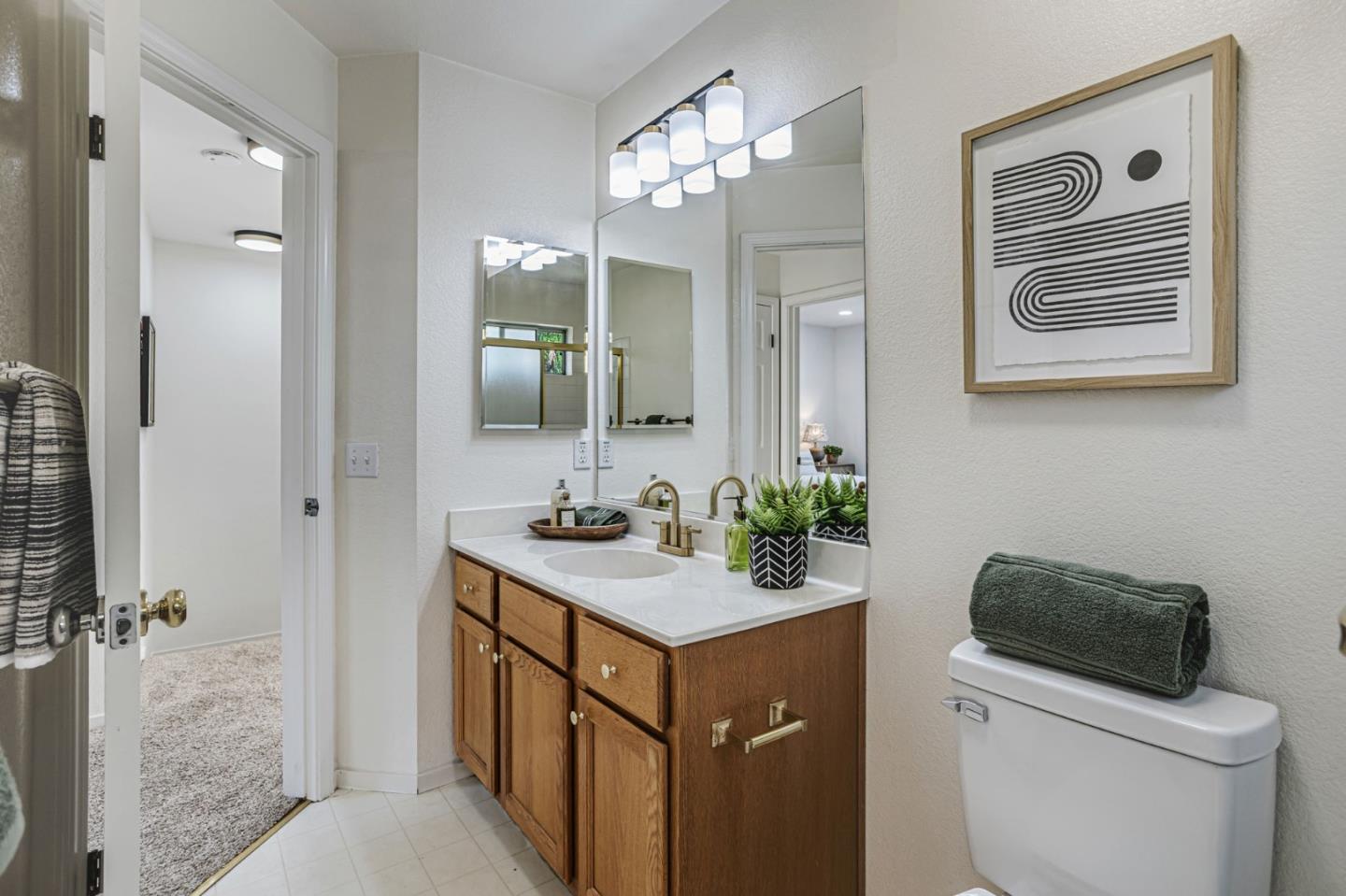 Detail Gallery Image 29 of 65 For 103 Whits Rd, Mountain View,  CA 94040 - 3 Beds | 2/1 Baths
