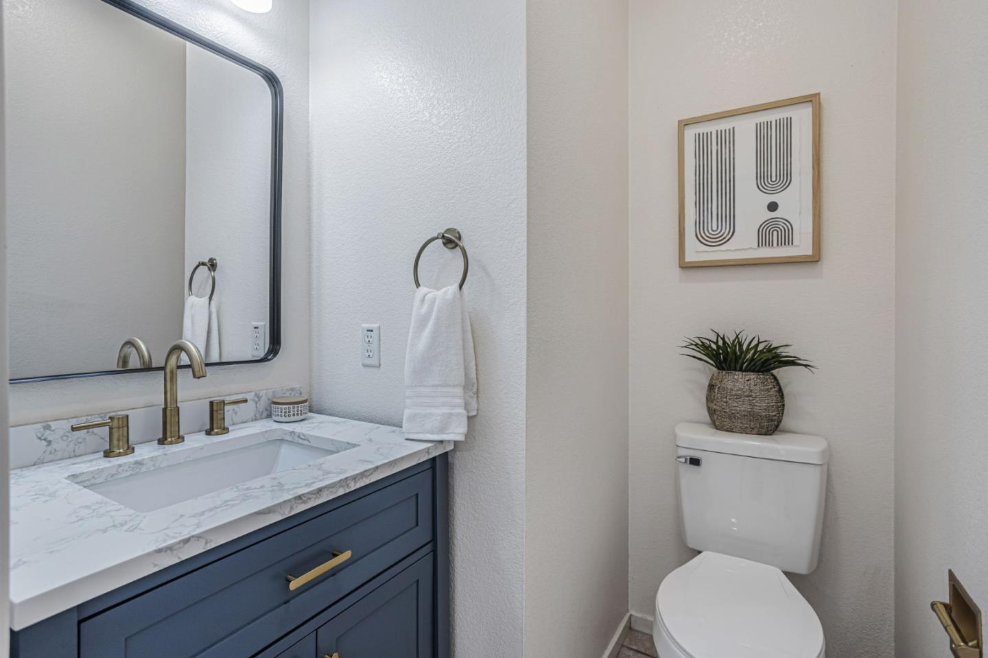 Detail Gallery Image 30 of 65 For 103 Whits Rd, Mountain View,  CA 94040 - 3 Beds | 2/1 Baths