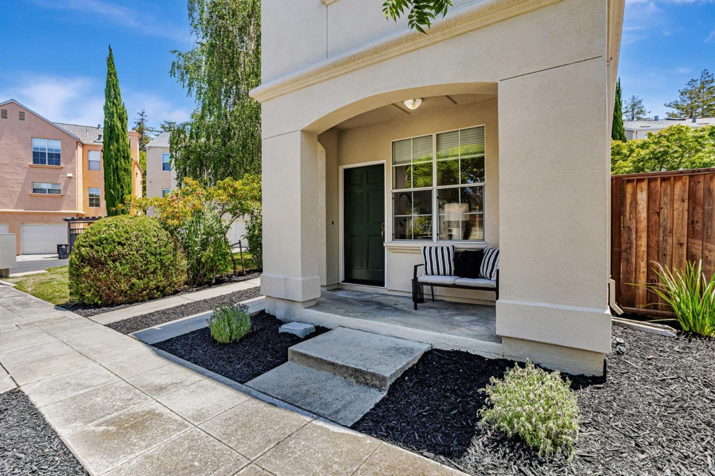 Detail Gallery Image 5 of 65 For 103 Whits Rd, Mountain View,  CA 94040 - 3 Beds | 2/1 Baths