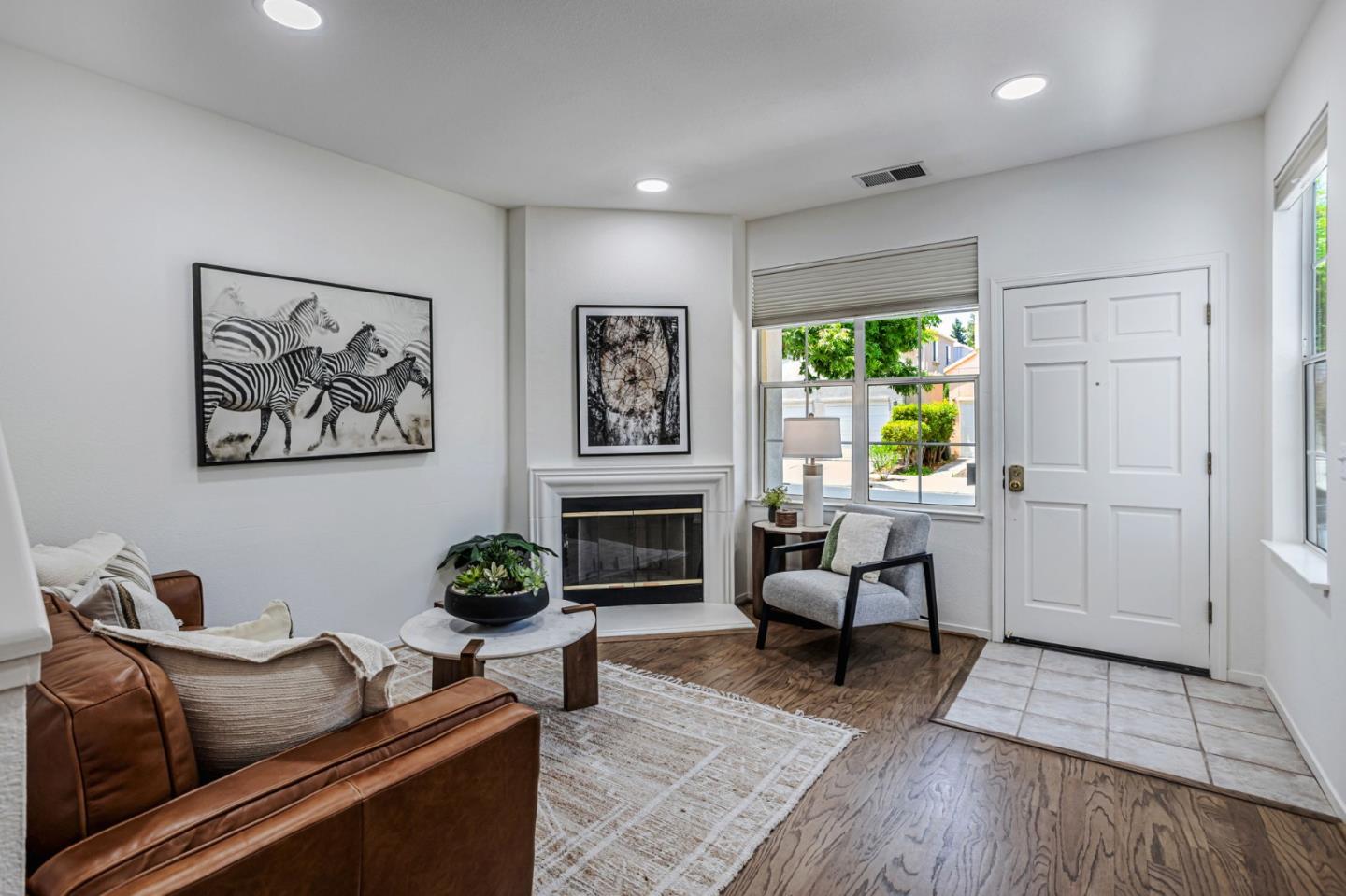 Detail Gallery Image 8 of 65 For 103 Whits Rd, Mountain View,  CA 94040 - 3 Beds | 2/1 Baths