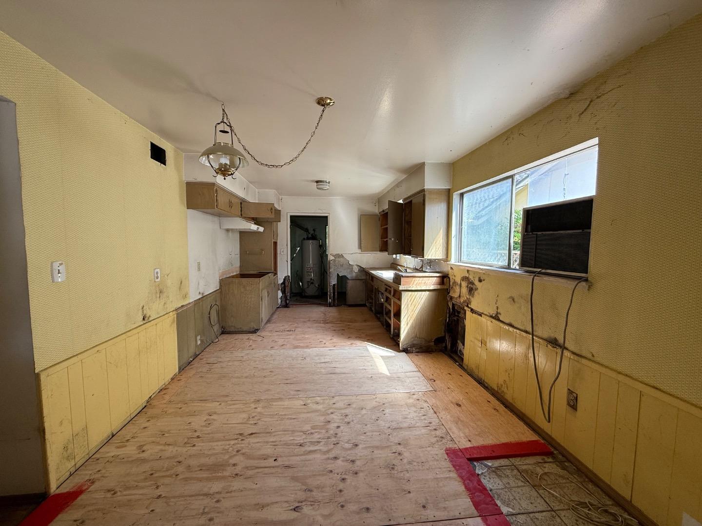 Detail Gallery Image 3 of 18 For 1775 Donna Ln, San Jose,  CA 95124 - 3 Beds | 2 Baths