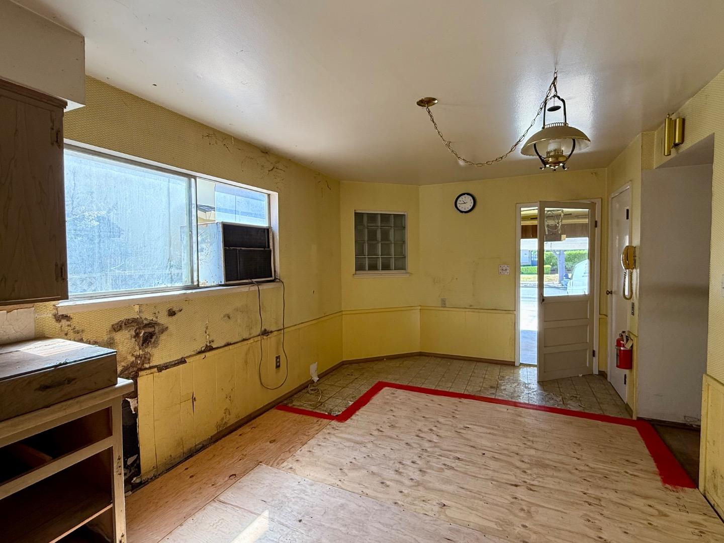 Detail Gallery Image 6 of 18 For 1775 Donna Ln, San Jose,  CA 95124 - 3 Beds | 2 Baths