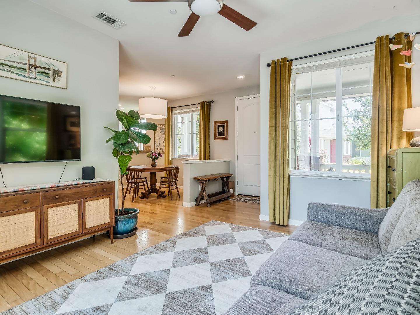 Detail Gallery Image 6 of 36 For 140 Sarafina Way, Gilroy,  CA 95020 - 3 Beds | 2/1 Baths
