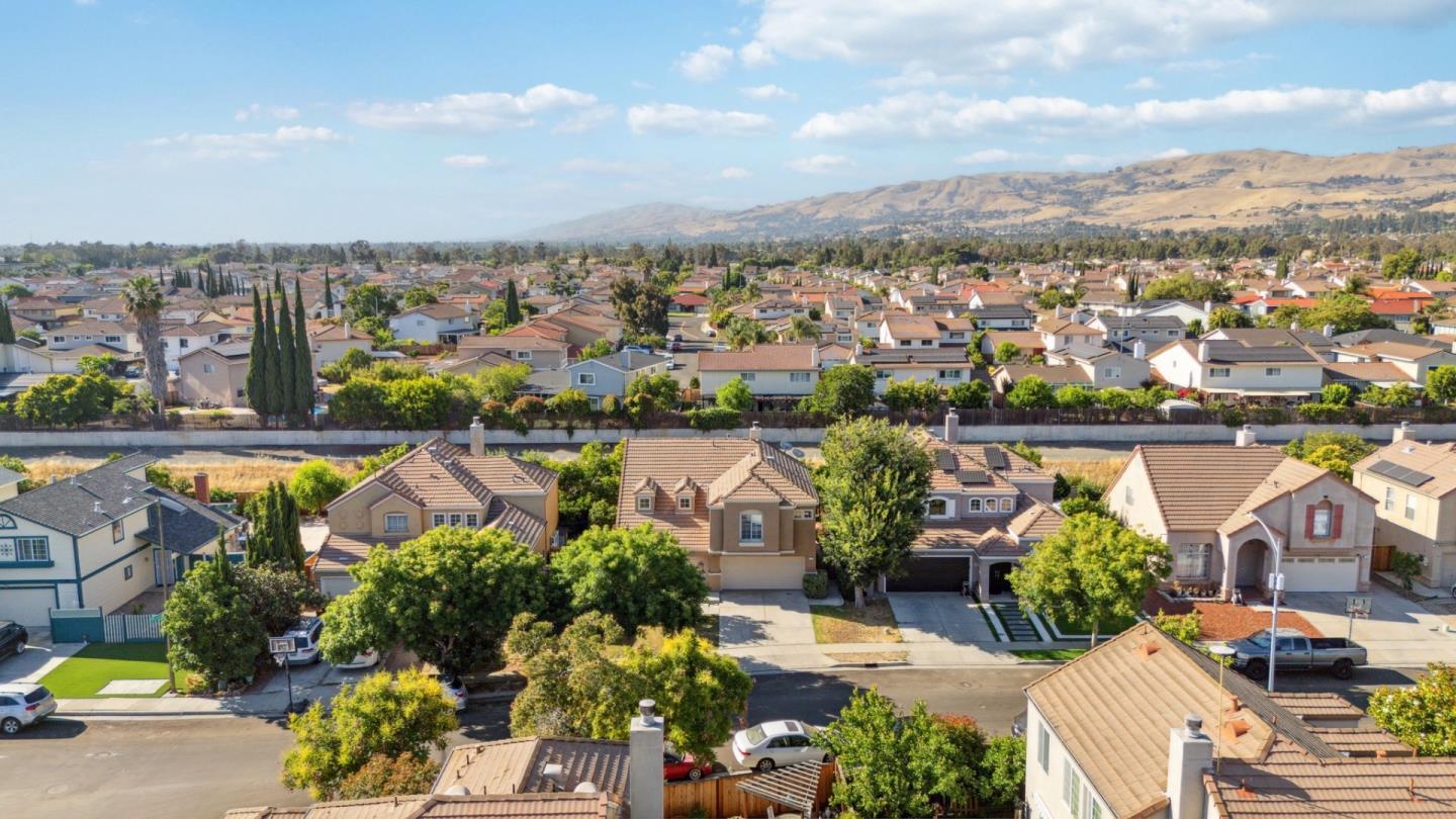 Detail Gallery Image 27 of 39 For 2555 Britt Way, San Jose,  CA 95148 - 4 Beds | 2/1 Baths