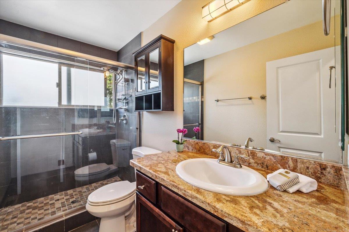 Detail Gallery Image 13 of 25 For 152 Mar Vista Dr, Monterey,  CA 93940 - 2 Beds | 1/1 Baths