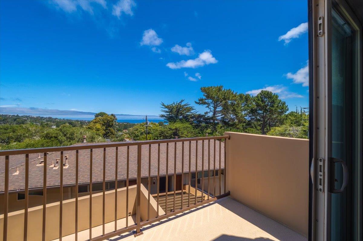 Detail Gallery Image 3 of 25 For 152 Mar Vista Dr, Monterey,  CA 93940 - 2 Beds | 1/1 Baths