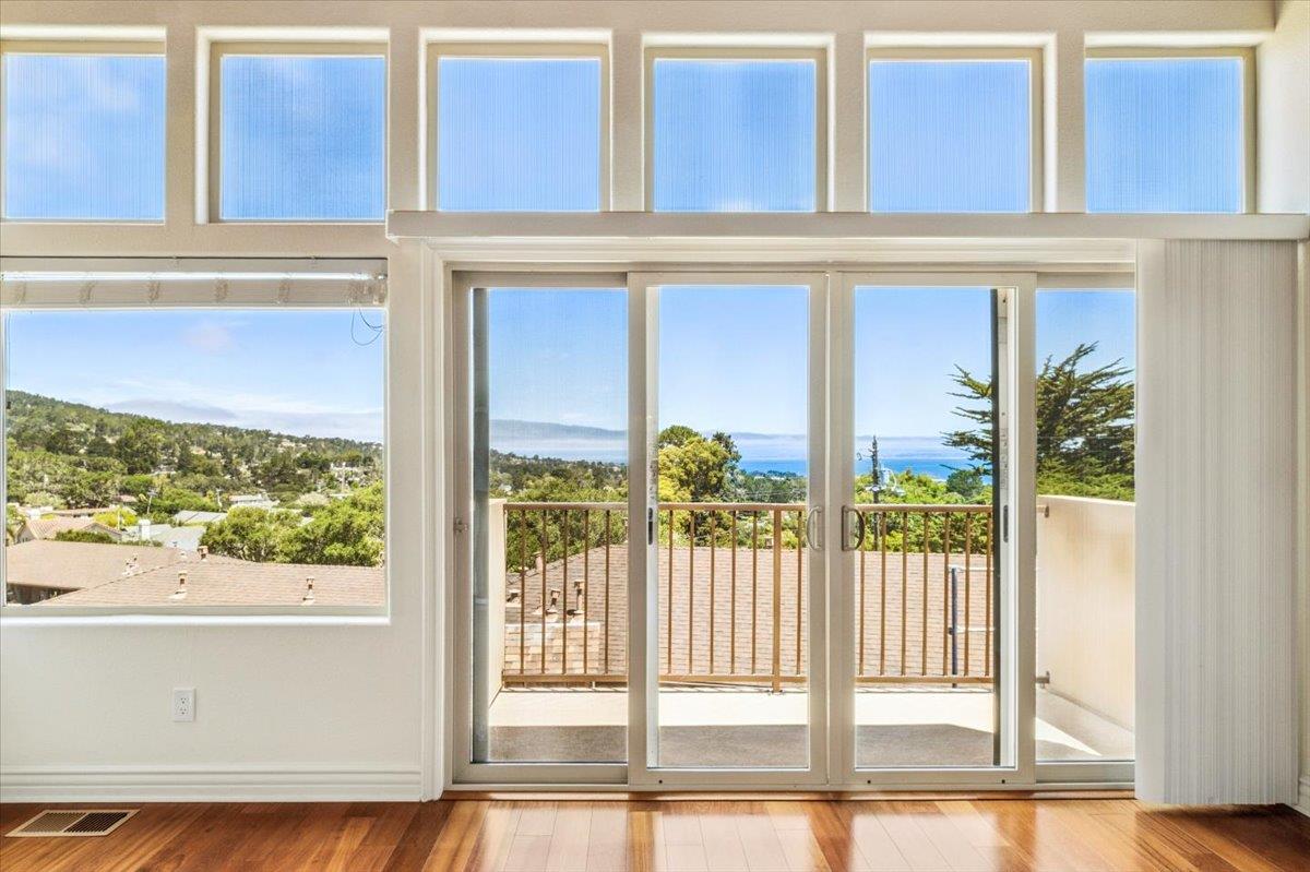 Detail Gallery Image 4 of 25 For 152 Mar Vista Dr, Monterey,  CA 93940 - 2 Beds | 1/1 Baths