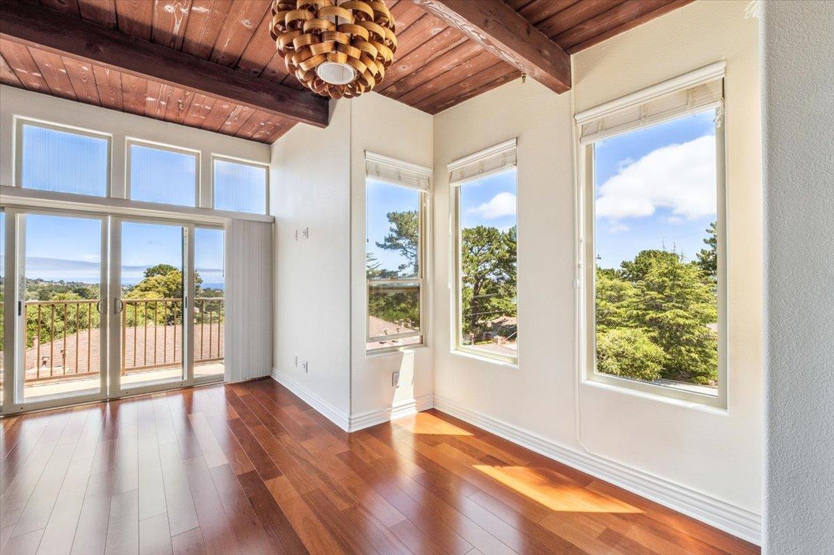 Detail Gallery Image 5 of 25 For 152 Mar Vista Dr, Monterey,  CA 93940 - 2 Beds | 1/1 Baths