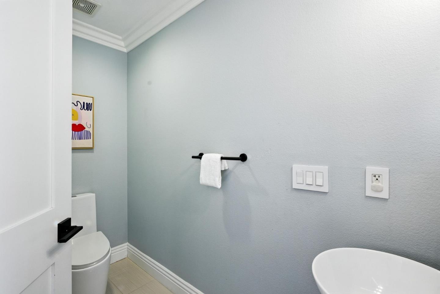 Detail Gallery Image 11 of 74 For 3665 Ivy Canyon Ct, San Jose,  CA 95121 - 4 Beds | 2/1 Baths