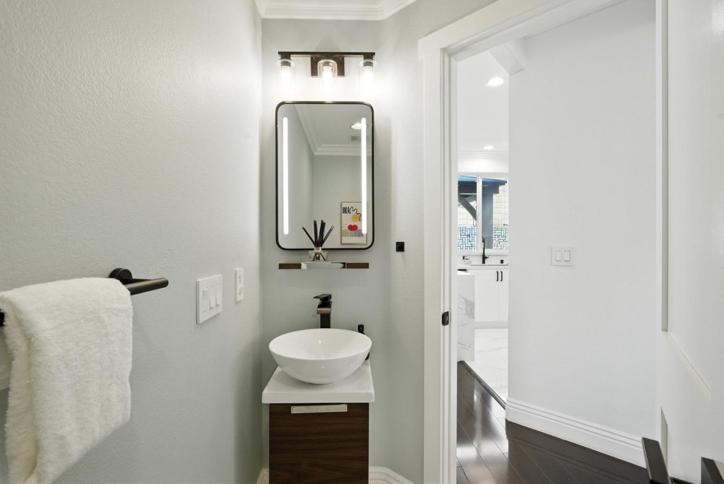 Detail Gallery Image 13 of 74 For 3665 Ivy Canyon Ct, San Jose,  CA 95121 - 4 Beds | 2/1 Baths