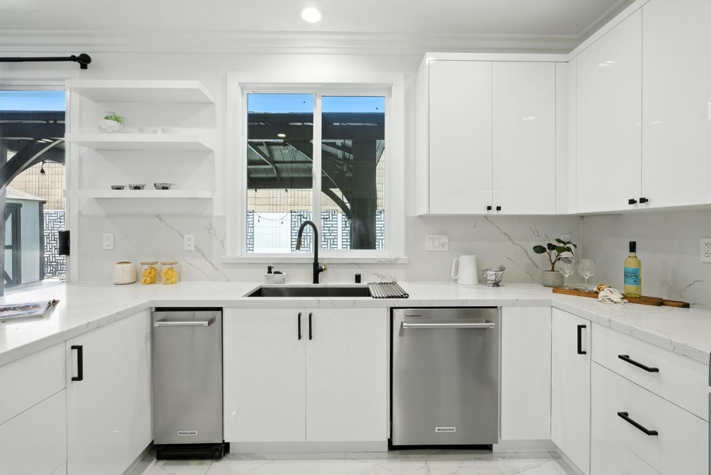Detail Gallery Image 16 of 74 For 3665 Ivy Canyon Ct, San Jose,  CA 95121 - 4 Beds | 2/1 Baths