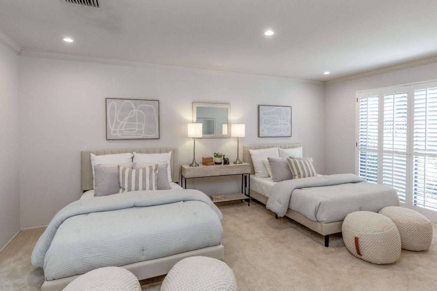 Detail Gallery Image 20 of 23 For 2435 Sharon Oaks Dr, Menlo Park,  CA 94025 - 2 Beds | 2 Baths