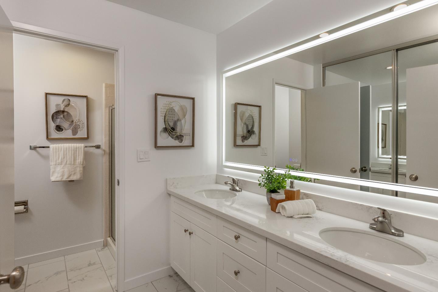 Detail Gallery Image 21 of 23 For 2435 Sharon Oaks Dr, Menlo Park,  CA 94025 - 2 Beds | 2 Baths