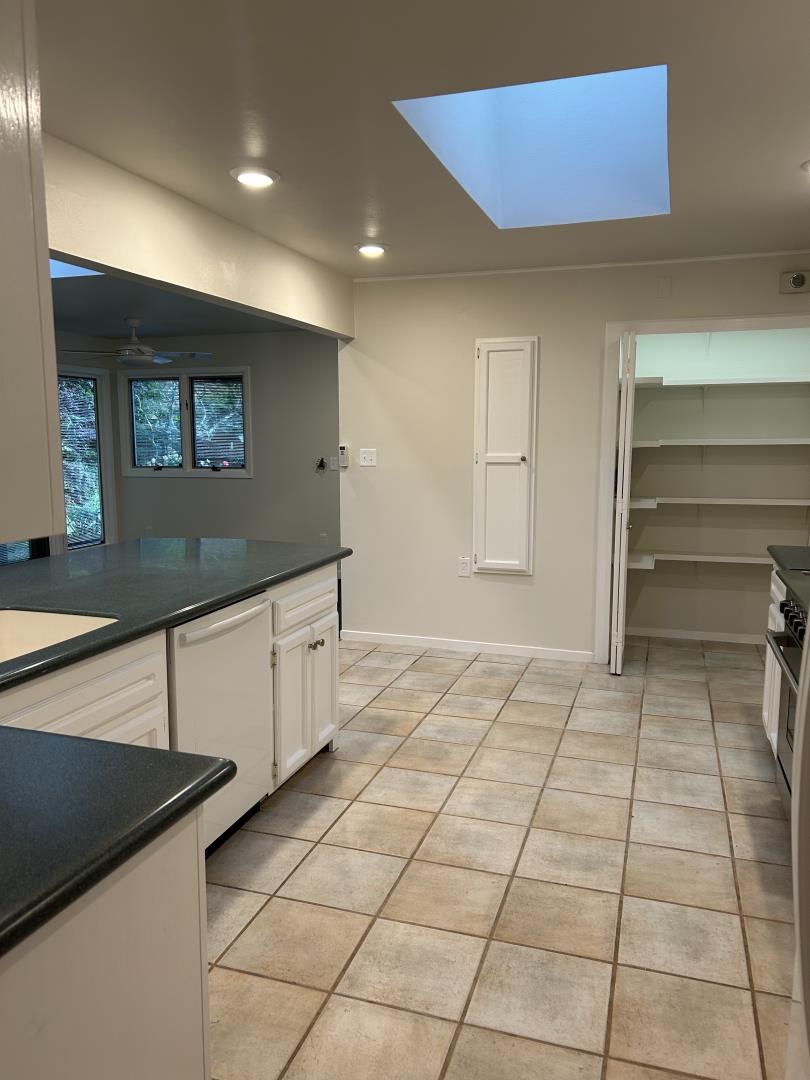 Detail Gallery Image 9 of 46 For 254 Mountain View Ave, San Rafael,  CA 94901 - 4 Beds | 3 Baths