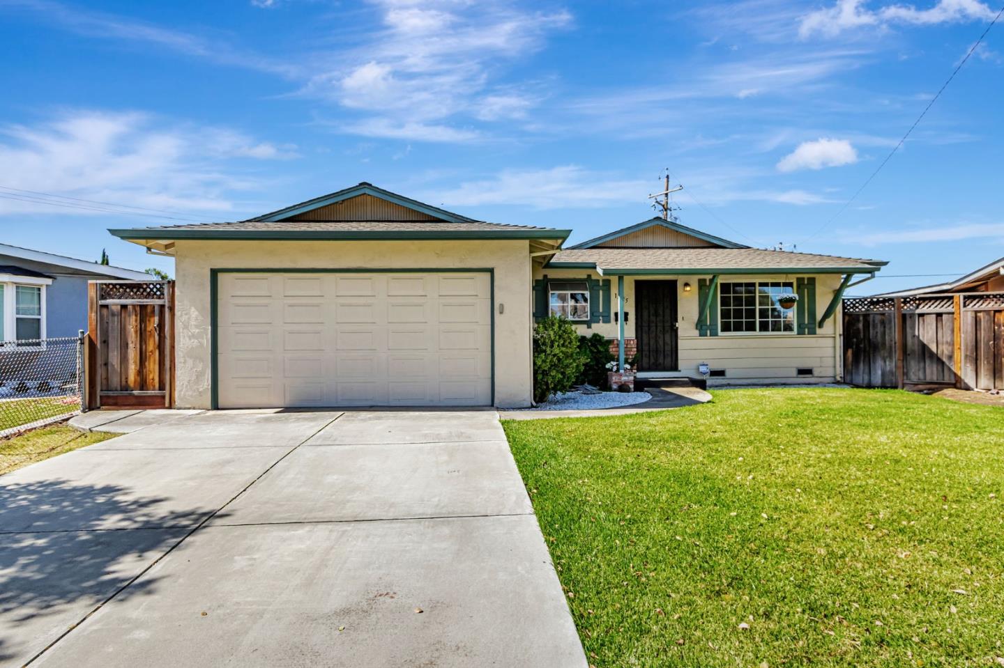 Detail Gallery Image 2 of 34 For 1625 Mount Herman Dr, San Jose,  CA 95127 - 3 Beds | 2 Baths