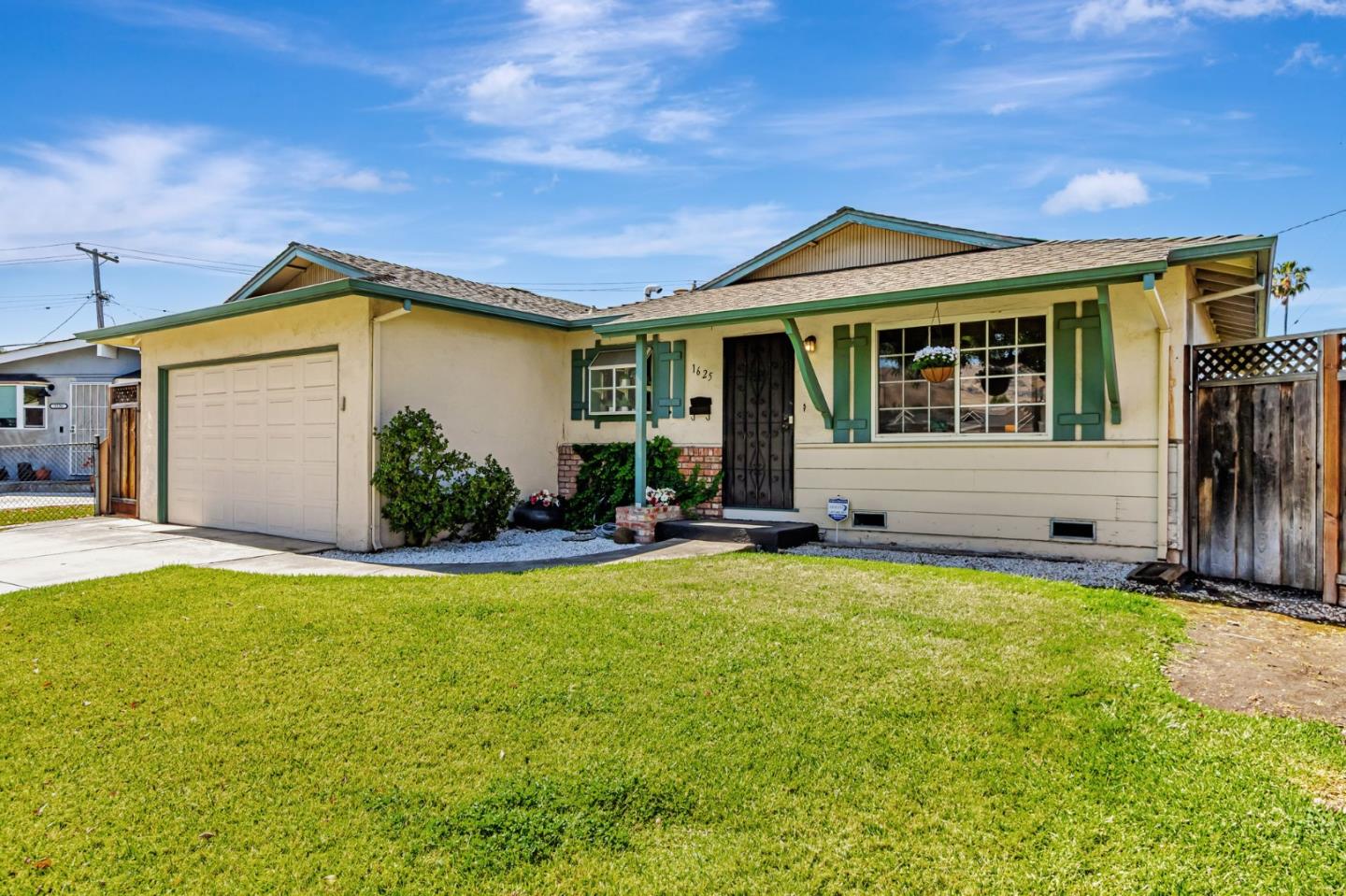 Detail Gallery Image 3 of 34 For 1625 Mount Herman Dr, San Jose,  CA 95127 - 3 Beds | 2 Baths
