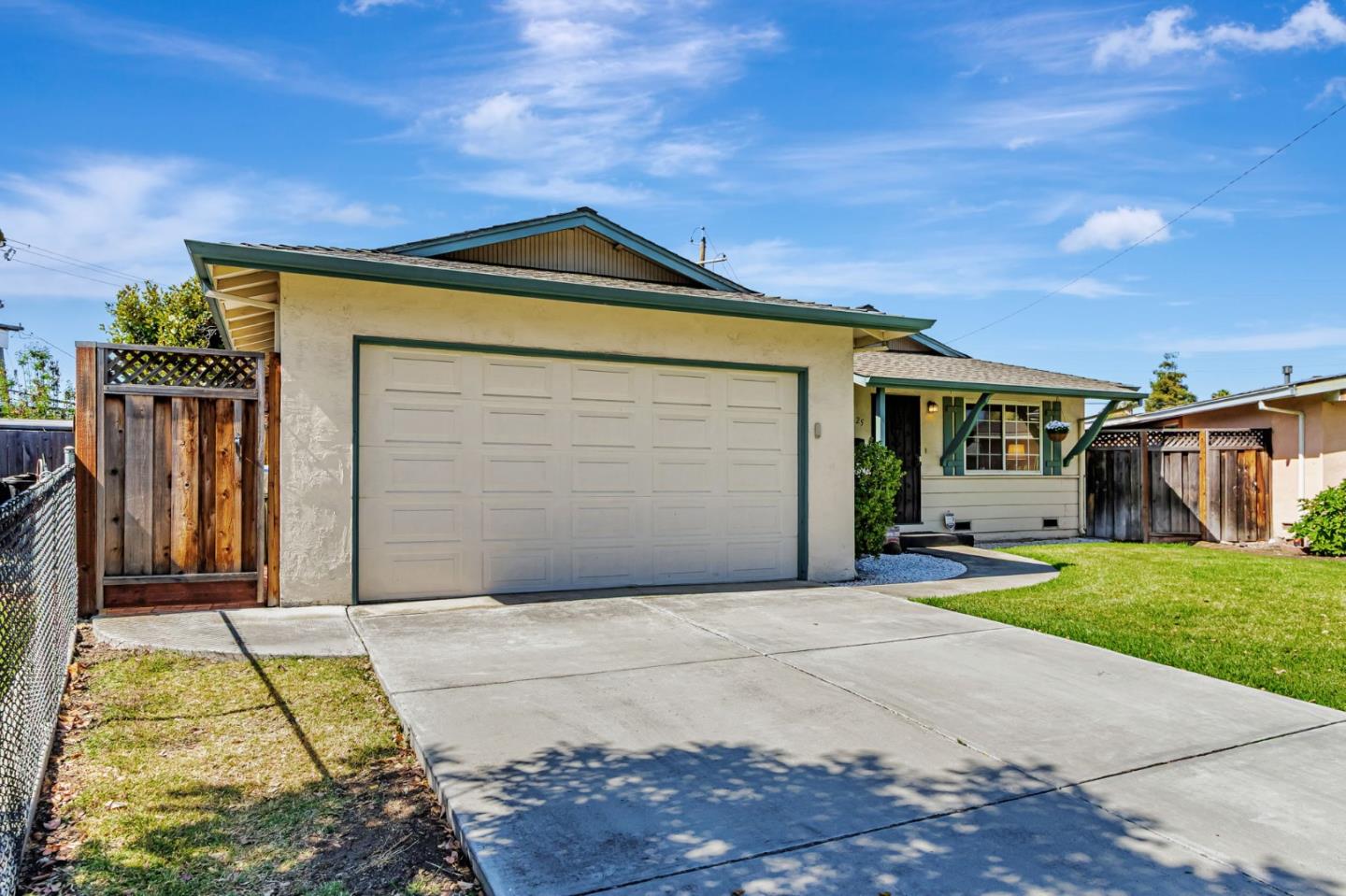 Detail Gallery Image 4 of 34 For 1625 Mount Herman Dr, San Jose,  CA 95127 - 3 Beds | 2 Baths