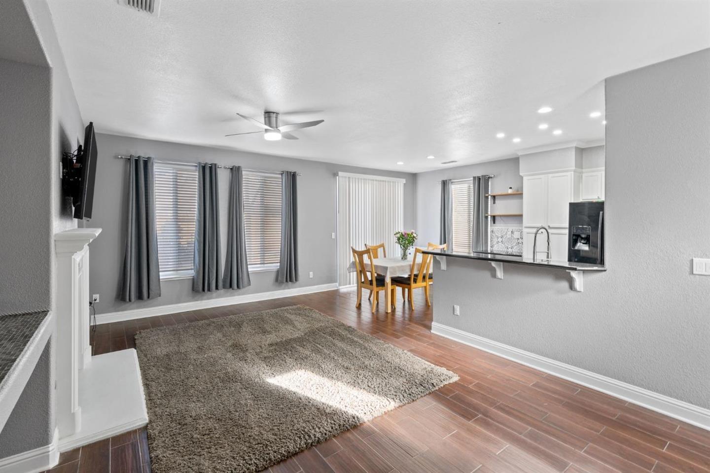Detail Gallery Image 11 of 18 For 564 Millwood Dr, Patterson,  CA 95363 - 5 Beds | 3/1 Baths