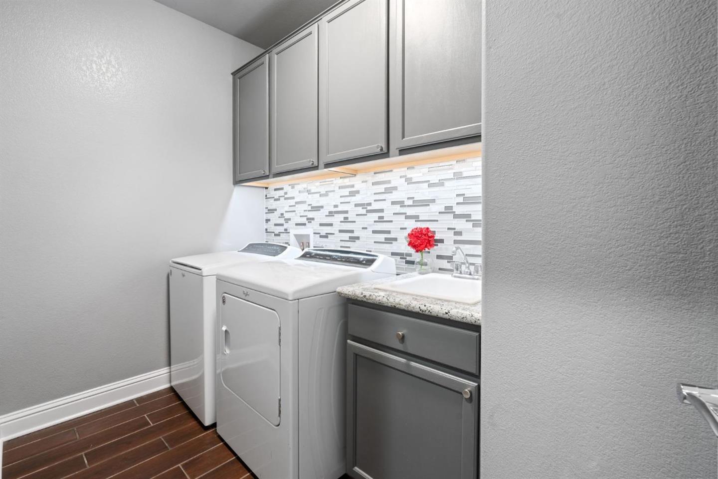 Detail Gallery Image 12 of 18 For 564 Millwood Dr, Patterson,  CA 95363 - 5 Beds | 3/1 Baths
