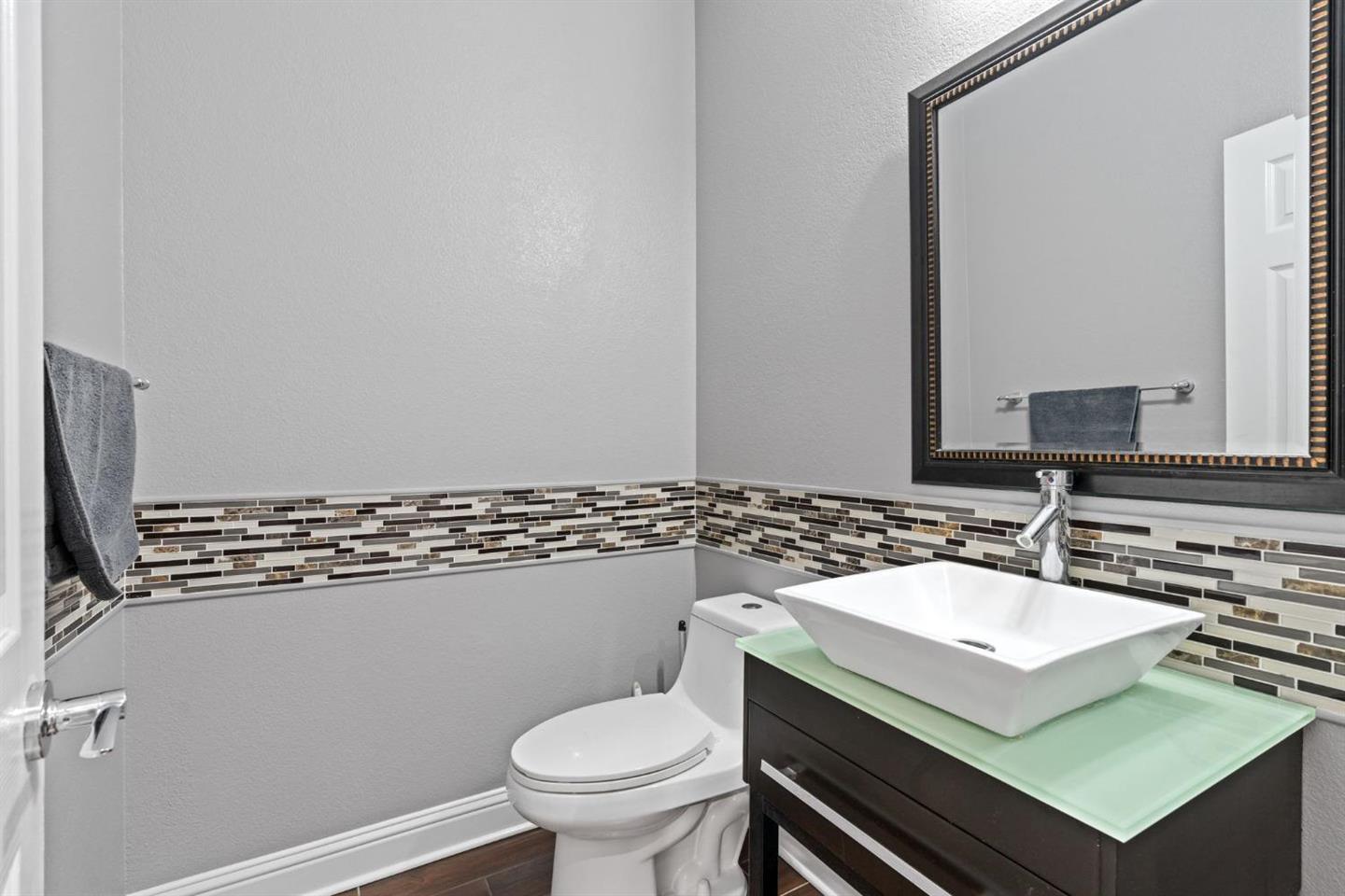 Detail Gallery Image 15 of 18 For 564 Millwood Dr, Patterson,  CA 95363 - 5 Beds | 3/1 Baths