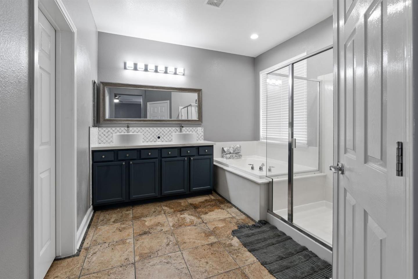 Detail Gallery Image 9 of 18 For 564 Millwood Dr, Patterson,  CA 95363 - 5 Beds | 3/1 Baths