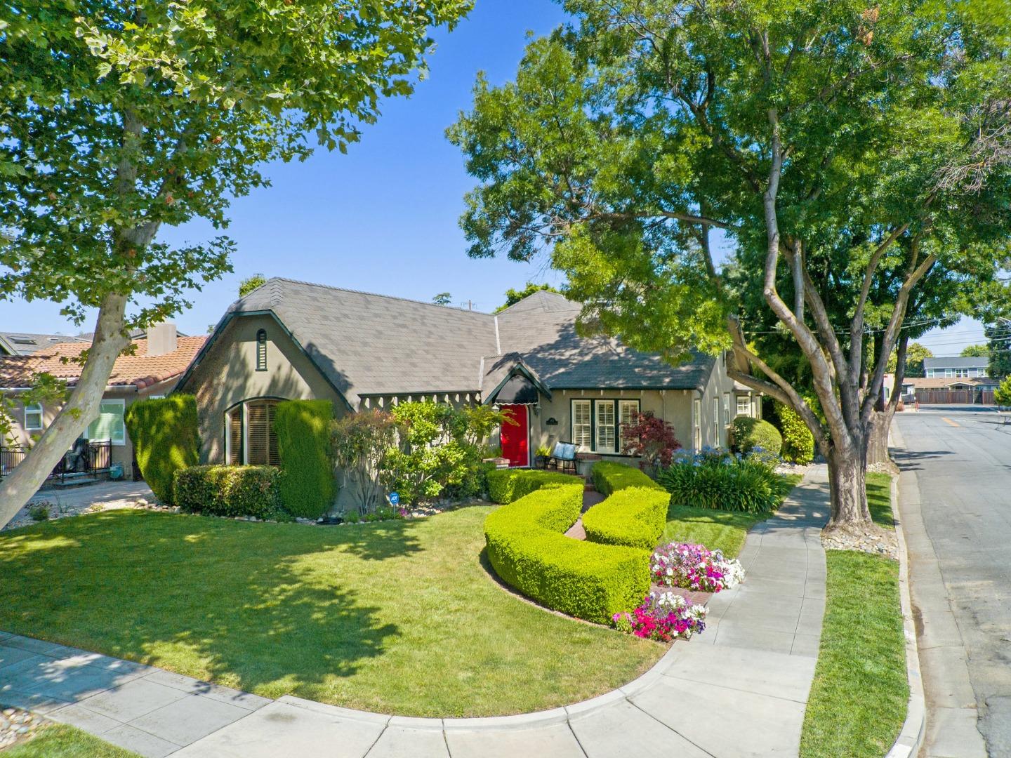 Detail Gallery Image 3 of 55 For 903 Michigan Ave, San Jose,  CA 95125 - 3 Beds | 1 Baths