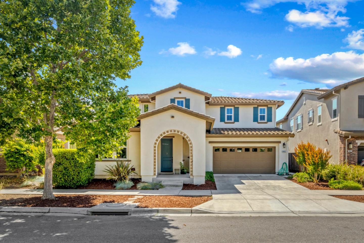 Detail Gallery Image 1 of 44 For 9850 Bobcat Ct, Gilroy,  CA 95020 - 4 Beds | 3/1 Baths