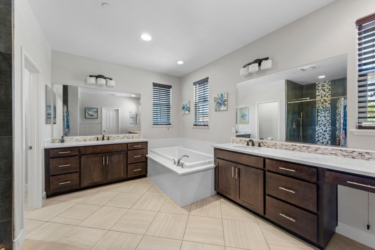 Detail Gallery Image 29 of 44 For 9850 Bobcat Ct, Gilroy,  CA 95020 - 4 Beds | 3/1 Baths
