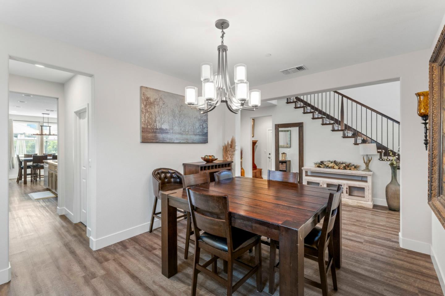 Detail Gallery Image 7 of 44 For 9850 Bobcat Ct, Gilroy,  CA 95020 - 4 Beds | 3/1 Baths
