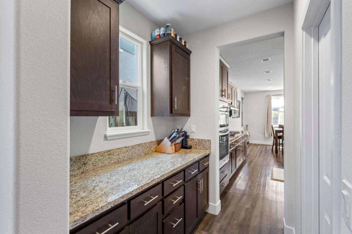 Detail Gallery Image 8 of 44 For 9850 Bobcat Ct, Gilroy,  CA 95020 - 4 Beds | 3/1 Baths