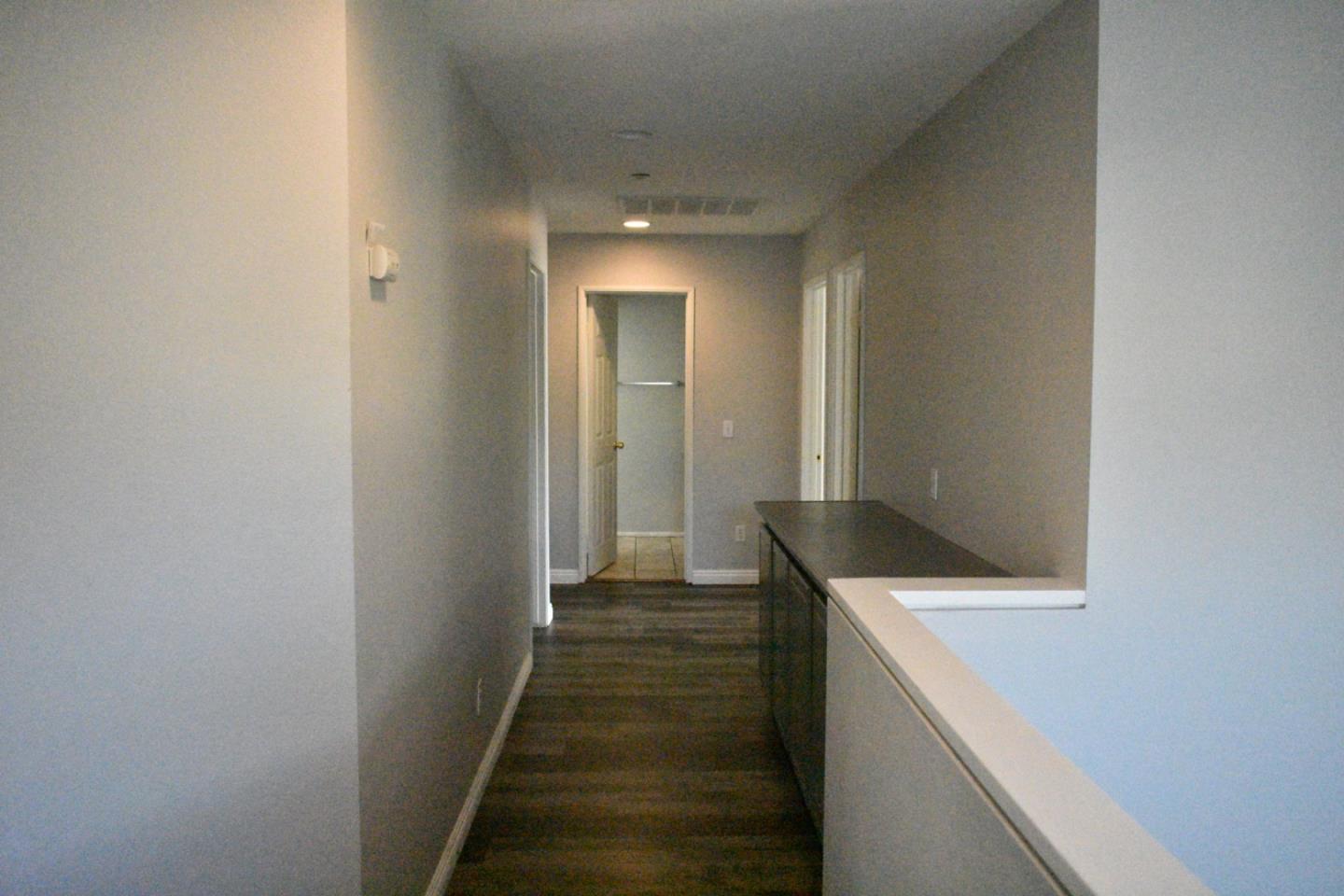 Detail Gallery Image 10 of 21 For 1449 Haddington Dr, Riverside,  CA 92507 - 4 Beds | 2/1 Baths