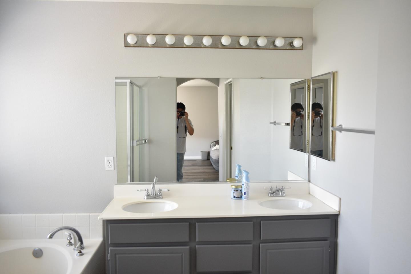 Detail Gallery Image 16 of 21 For 1449 Haddington Dr, Riverside,  CA 92507 - 4 Beds | 2/1 Baths