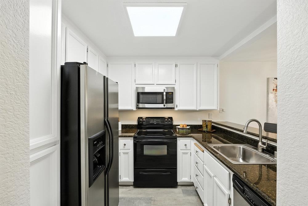 Detail Gallery Image 14 of 38 For 1907 La Terrace Cir, San Jose,  CA 95123 - 2 Beds | 1 Baths
