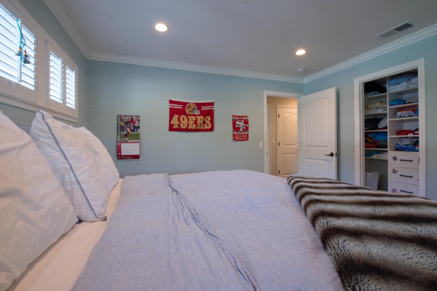 Detail Gallery Image 18 of 42 For 1360 Elder Ave, Menlo Park,  CA 94025 - 4 Beds | 3 Baths
