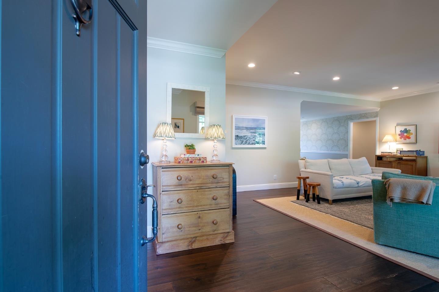 Detail Gallery Image 2 of 42 For 1360 Elder Ave, Menlo Park,  CA 94025 - 4 Beds | 3 Baths