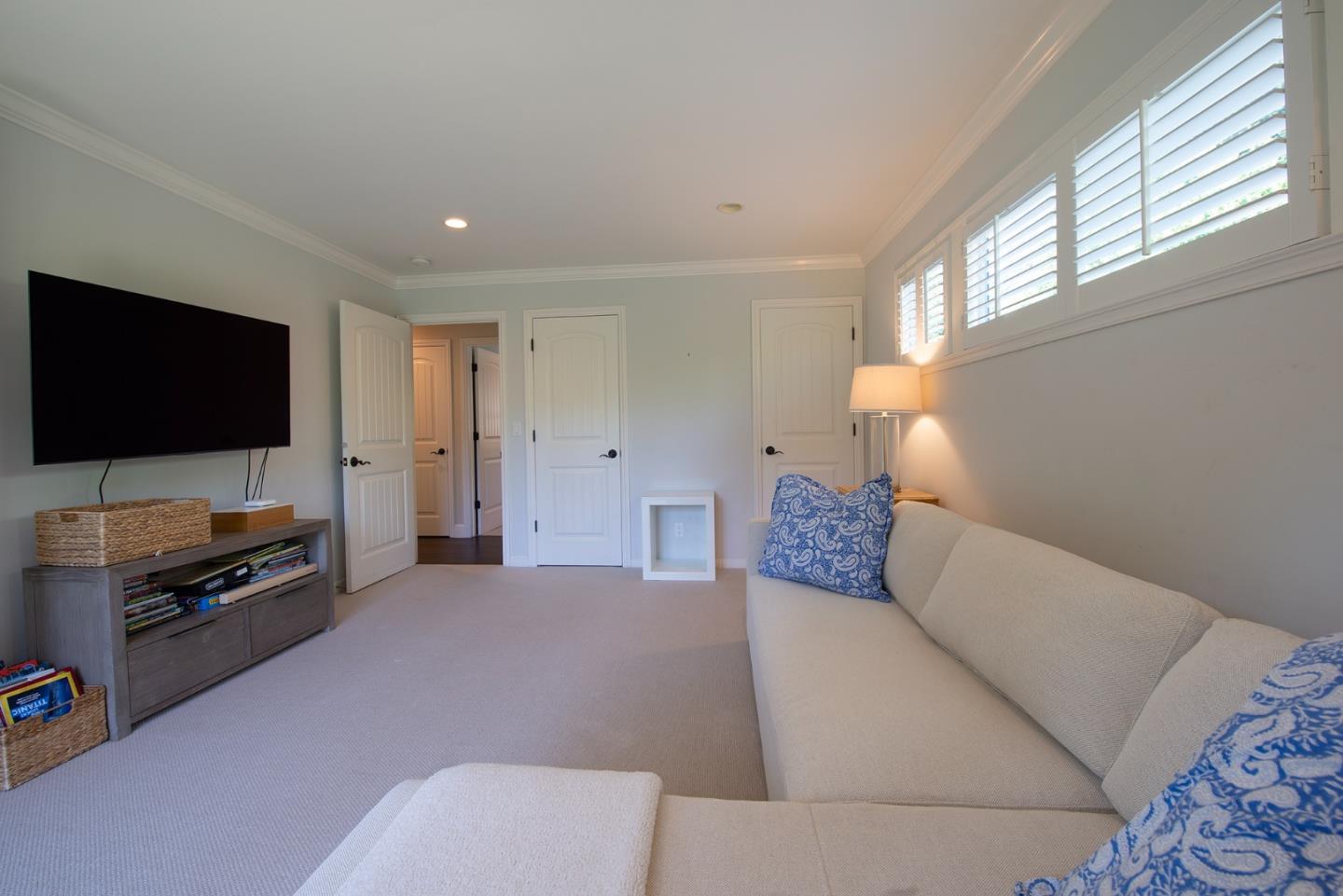 Detail Gallery Image 20 of 42 For 1360 Elder Ave, Menlo Park,  CA 94025 - 4 Beds | 3 Baths