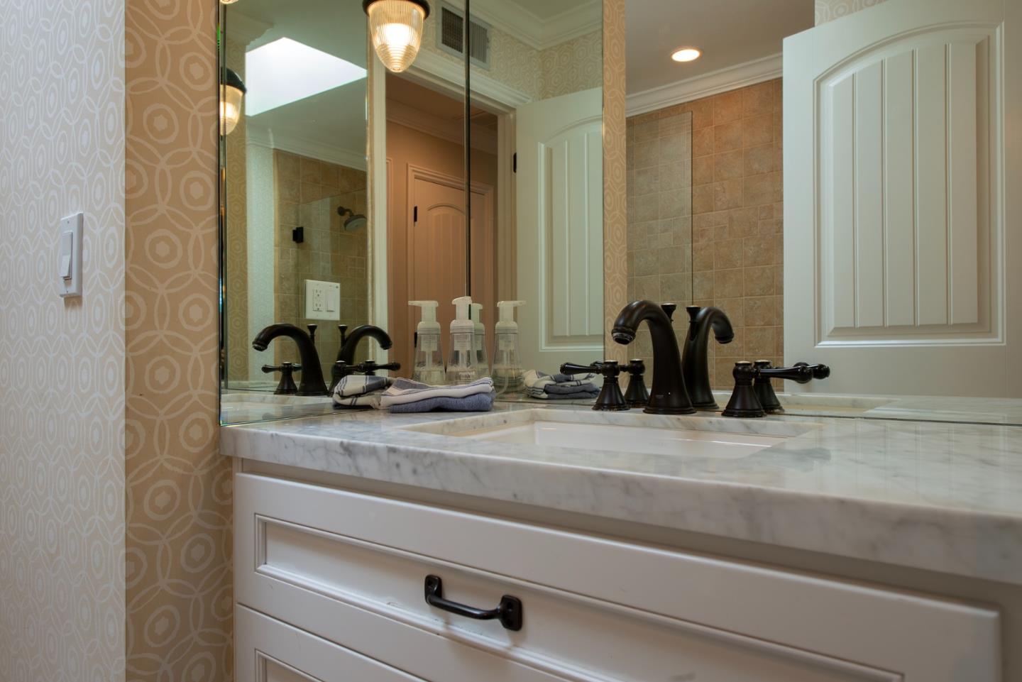 Detail Gallery Image 23 of 42 For 1360 Elder Ave, Menlo Park,  CA 94025 - 4 Beds | 3 Baths