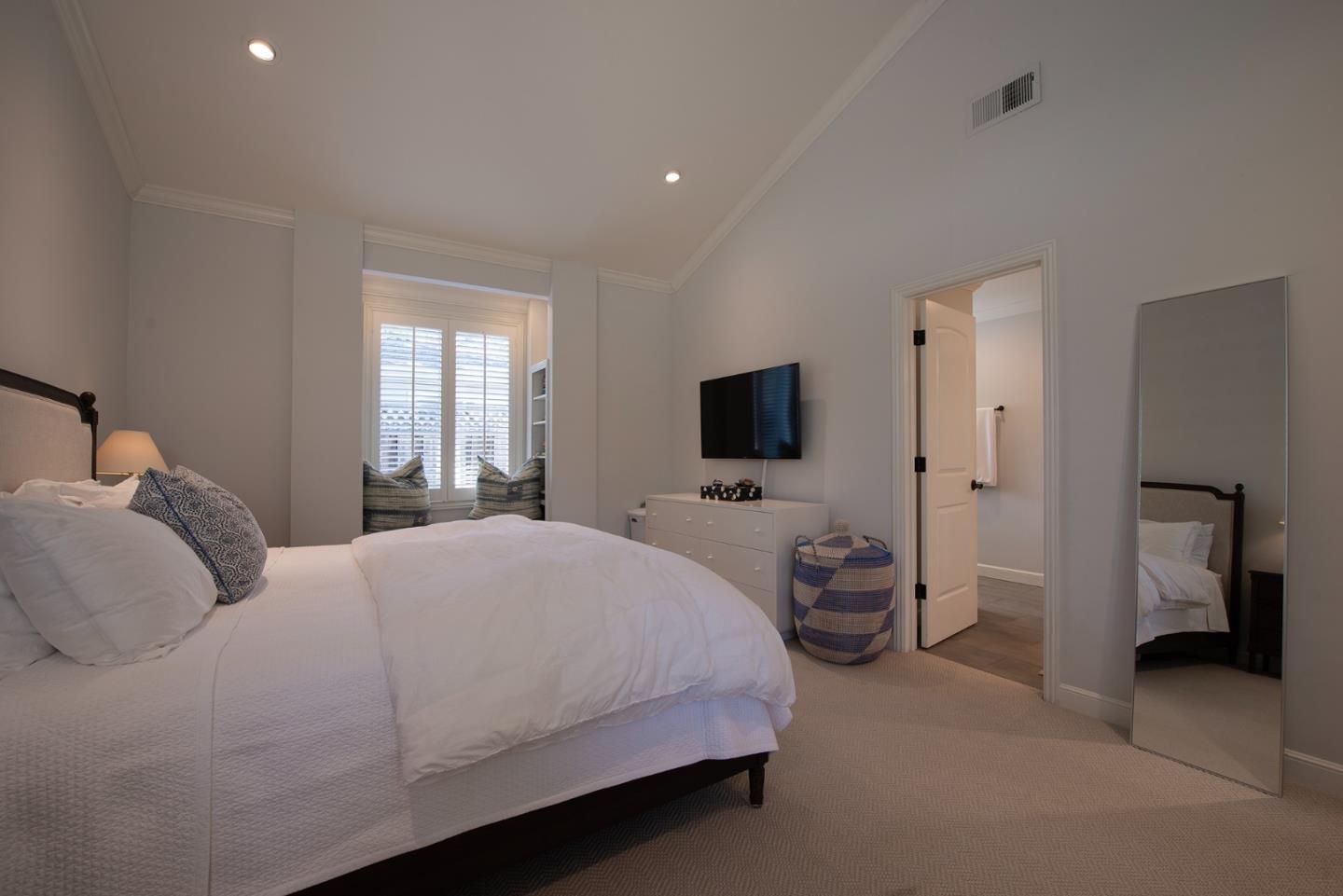 Detail Gallery Image 27 of 42 For 1360 Elder Ave, Menlo Park,  CA 94025 - 4 Beds | 3 Baths