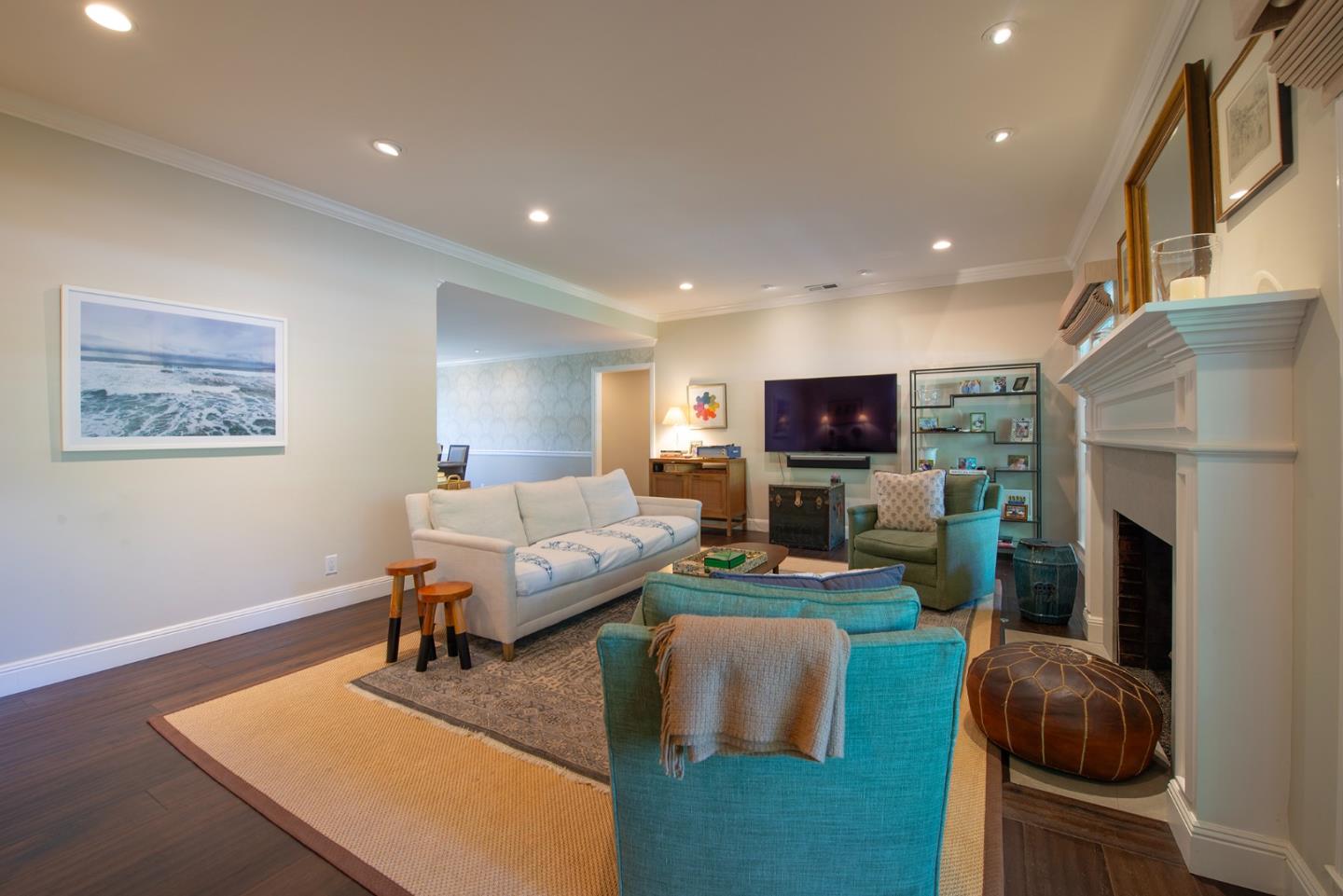 Detail Gallery Image 3 of 42 For 1360 Elder Ave, Menlo Park,  CA 94025 - 4 Beds | 3 Baths
