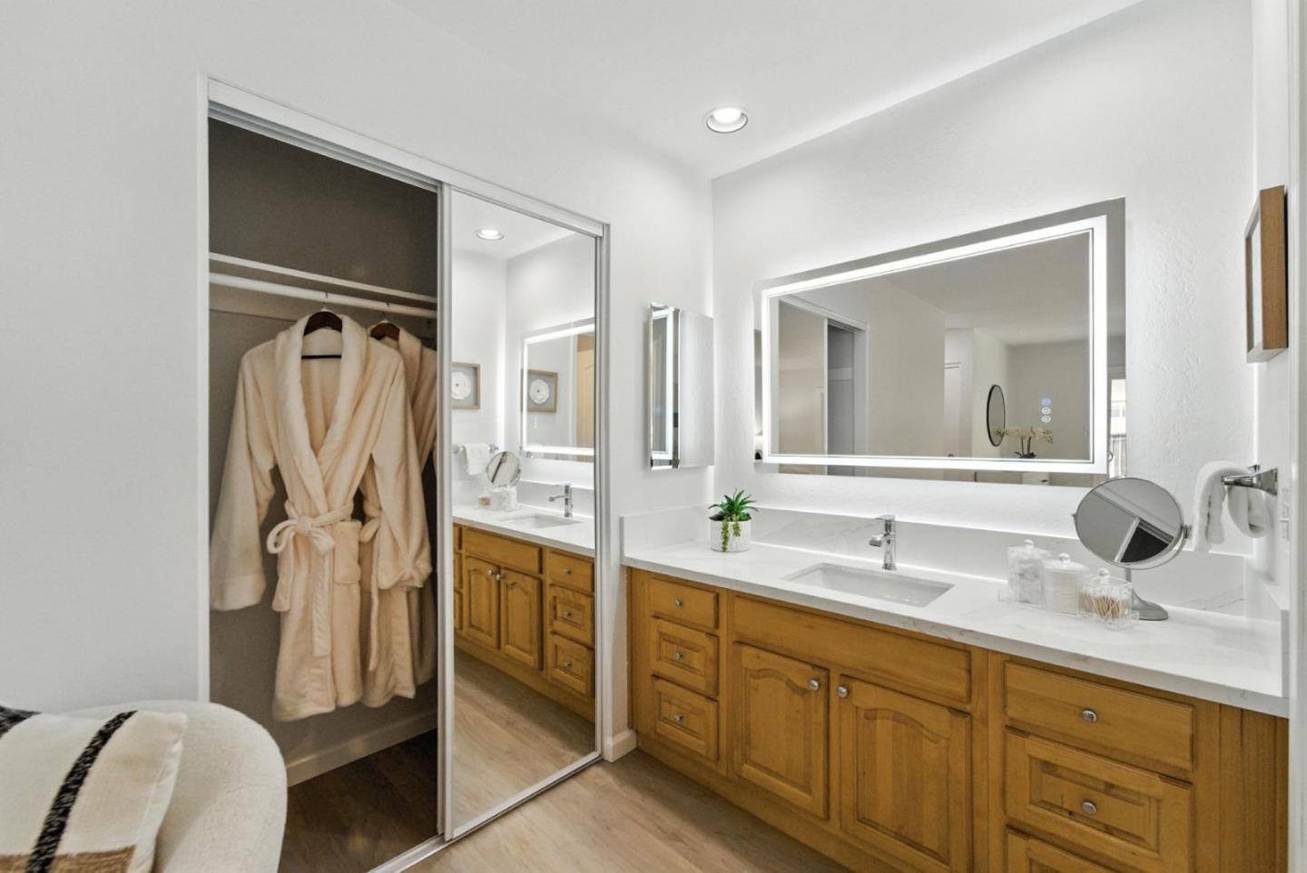 Detail Gallery Image 16 of 27 For 362 El Portal Way, San Jose,  CA 95123 - 3 Beds | 2 Baths