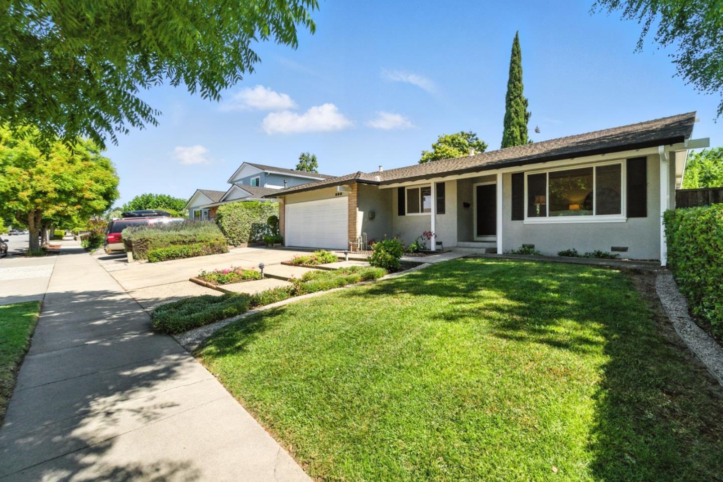 Detail Gallery Image 3 of 27 For 362 El Portal Way, San Jose,  CA 95123 - 3 Beds | 2 Baths