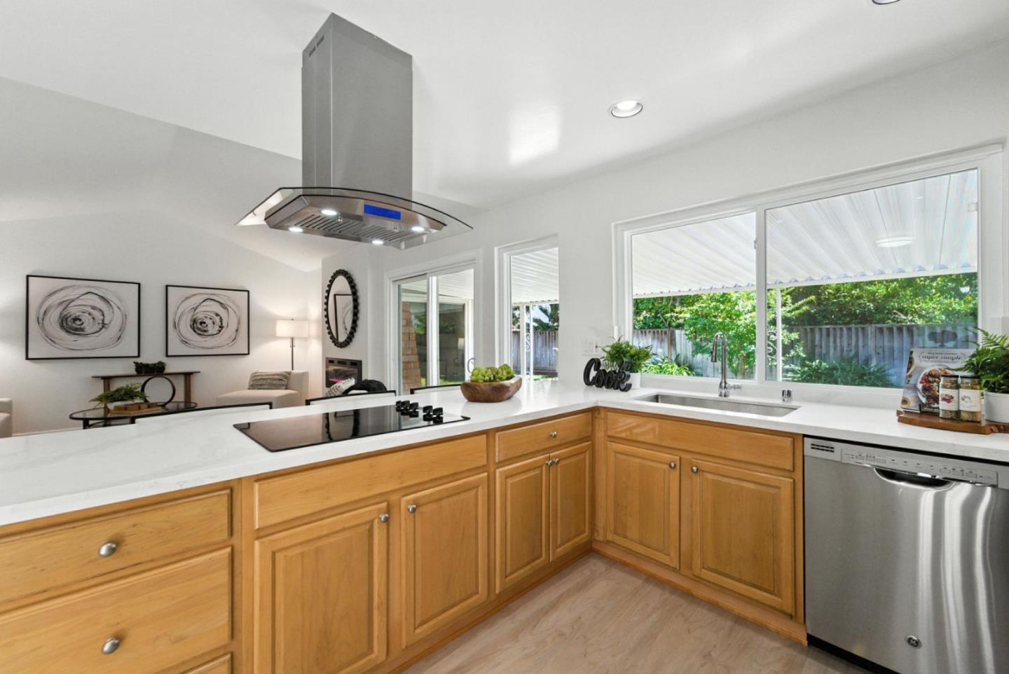 Detail Gallery Image 7 of 27 For 362 El Portal Way, San Jose,  CA 95123 - 3 Beds | 2 Baths
