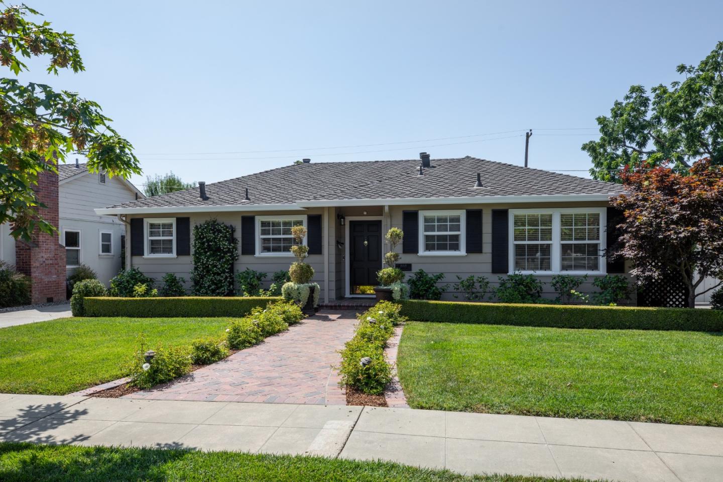 Detail Gallery Image 2 of 35 For 888 Lincoln Ct, San Jose,  CA 95125 - 3 Beds | 2 Baths